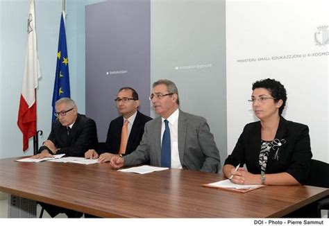 Students' smart card allowance to be replaced by grant : r/malta